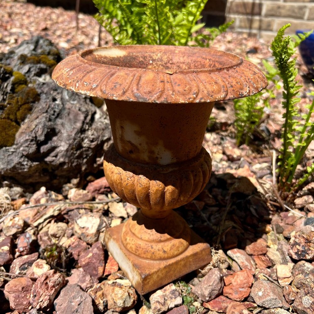 (1) Vintage French Cast Iron Garden Urn/Planter!  Price includes xtra shipping. - Picture 5 of 10